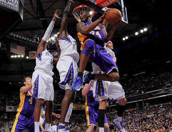 湖人季后赛遇水痘危机 科比老爸:儿子打过疫苗