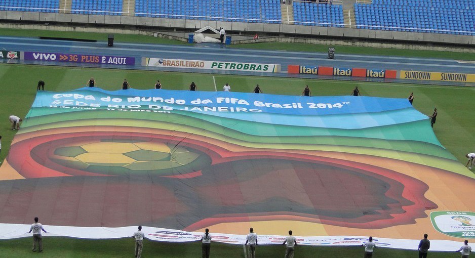 巴西世界杯举办地海报揭晓 色彩斑斓创意多(图