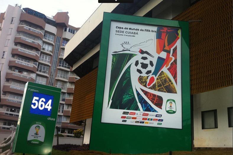 巴西世界杯举办地海报揭晓 色彩斑斓创意多(图