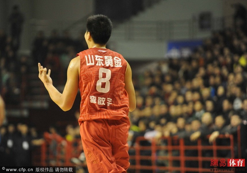 李敬宇三分球9投8中得分创新高 上赛季因伤报