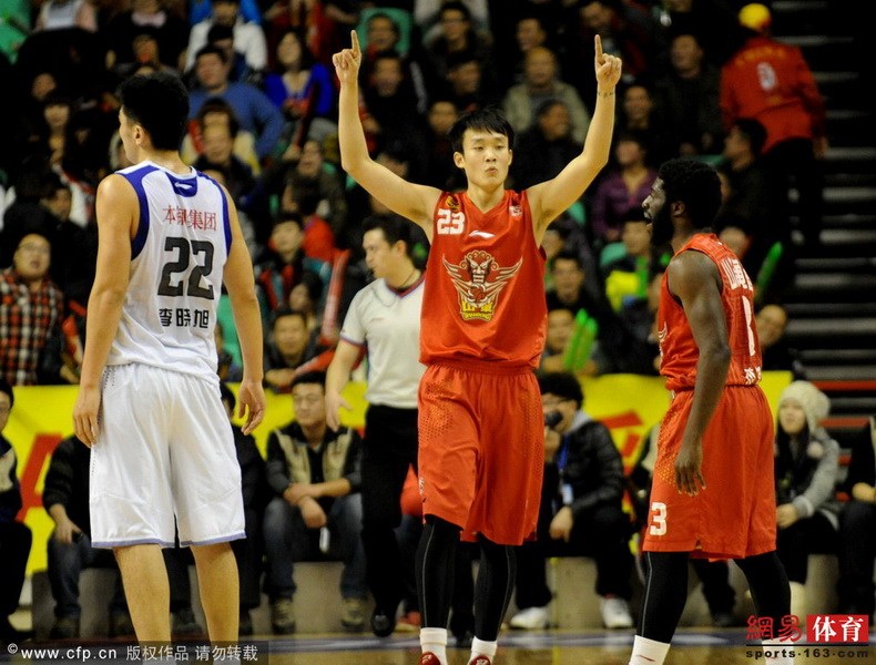 李敬宇三分球9投8中得分创新高 上赛季因伤报