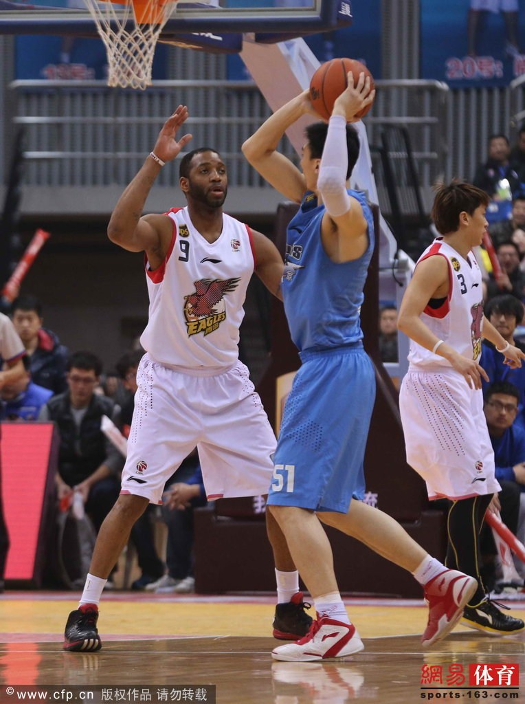 生锡顺:球迷喊口号是贡献 换XX 不是起源于青