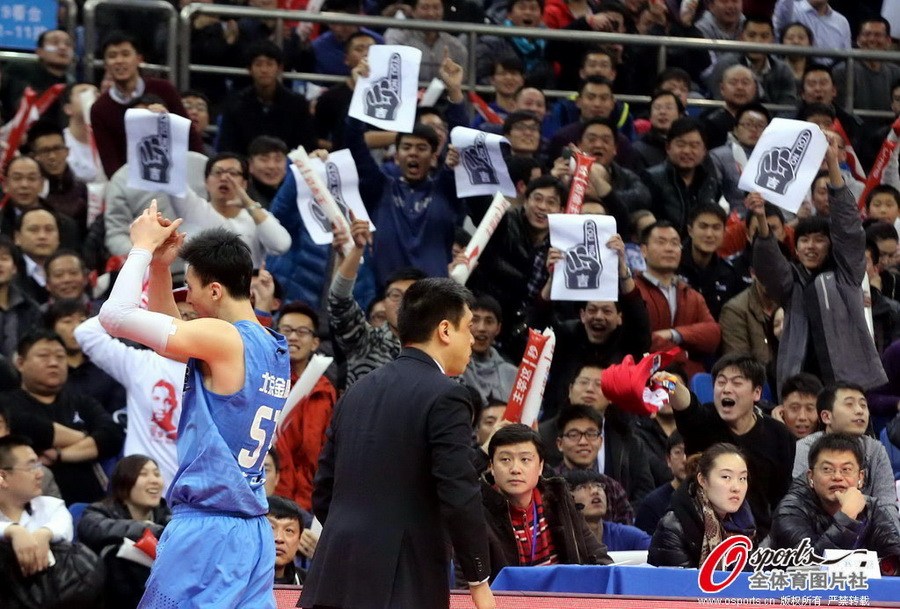 生锡顺:球迷喊口号是贡献 换XX 不是起源于青