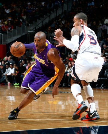 2000年暗算科比之人发声:琼斯的确犯规 他