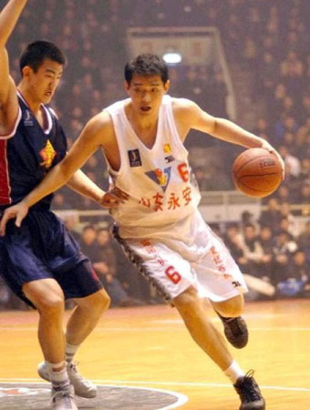 中国篮球也有50大巨星 老蒋胡卫东宫鲁鸣等人上榜