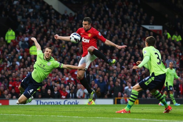 英超第34轮最佳球员:范佩西33分钟戴帽 锁定冠军