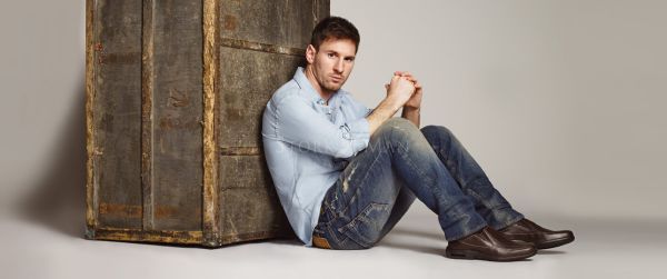 银河战舰四巨星再聚首! 大罗齐祖菲戈拍写真(图