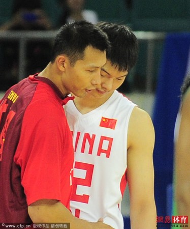 杨毅:吉喆乃假摔专业户 于嘉:男篮半场投入打折
