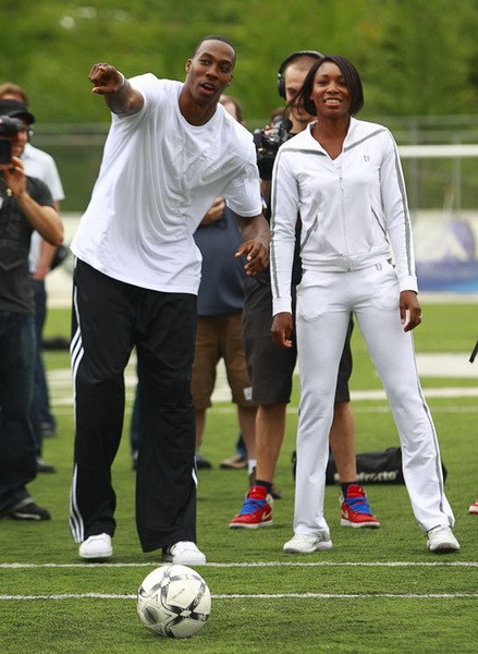 魔兽逃离反促成大加留守? 明夏湖人可追詹皇甜瓜