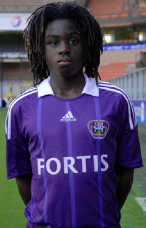 博格巴自称在尤文很开心 转会巴黎?由经纪人决