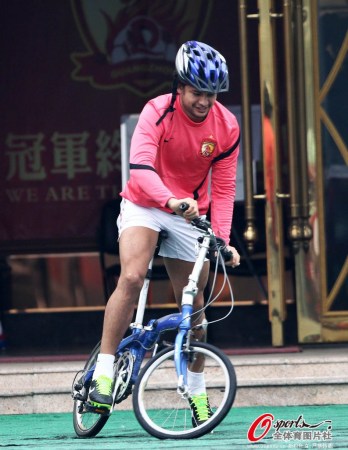 埃神:希望代表恒大夺亚冠 中国足球这次表现神