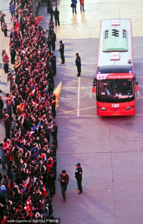 孙祥任意球重炮打门被扑出国足仍主场0-0沙特