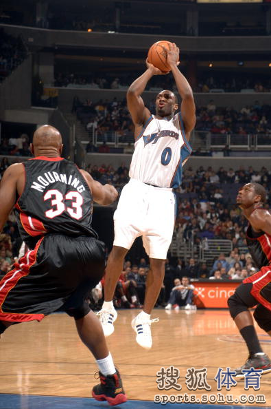 大将军十大比赛:60分羞辱科比 献经典三分绝杀