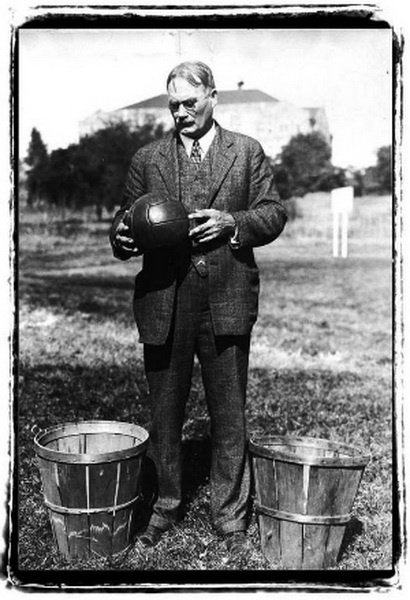 老照片:悼念詹姆斯-奈史密斯 篮球运动的发明者