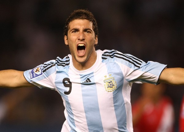 C罗冲击欧冠小组赛进球纪录 再进1球成历史第