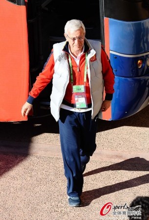 秦升附体!小罗被赵旭日踢怒了 报复蹬踹染红离