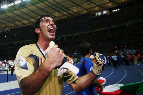 澳超-皮耶罗任意球破门难救主 悉尼2-5负领头羊