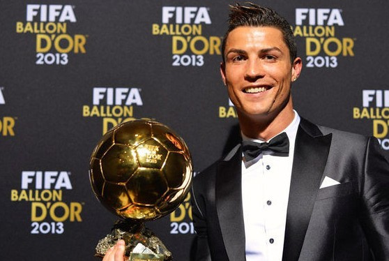 皇马新年8喜事:C罗捧金球巴萨疲软 全胜零失球