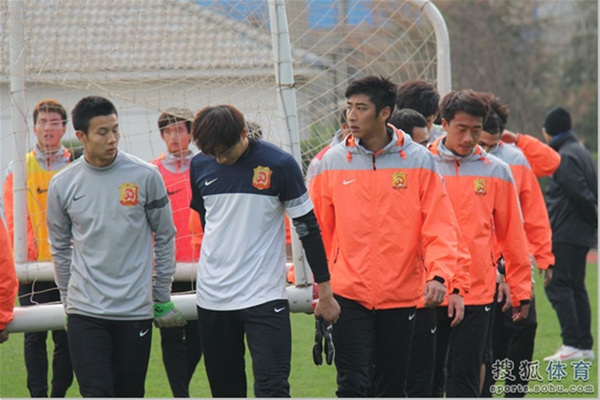 中甲16强:成足引援花900万 港甲球员加盟沈足