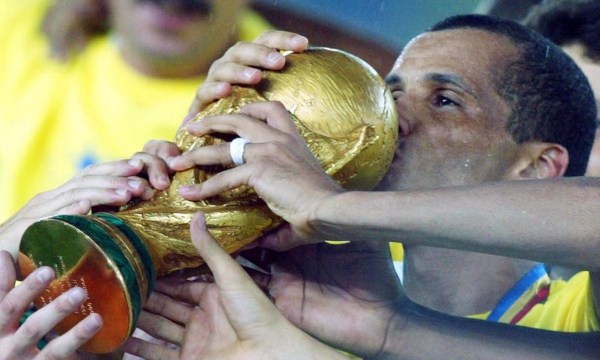 里瓦尔多生涯:世界杯+金球奖 24年效力14俱乐