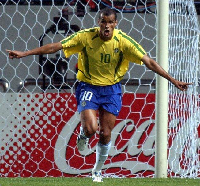 22张图回顾里瓦尔多23年足球生涯 巴萨成就巅峰
