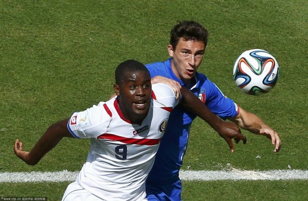 皮尔洛再现大师一瞬 风骚过顶长传险助巴神破