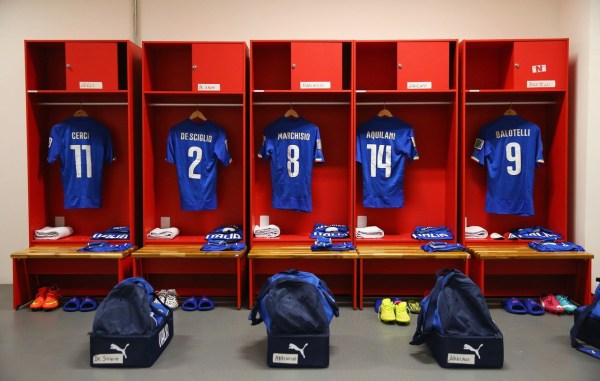 皮尔洛再现大师一瞬 风骚过顶长传险助巴神破