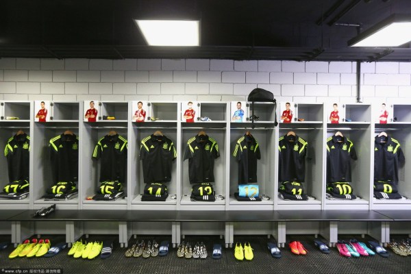 西班牙王朝最后挽歌!双神锋破门 再见!黄金一代