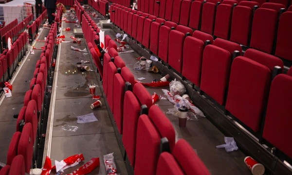 韩媒:日本球迷捡垃圾起源于我们 网友调侃快申