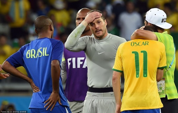 新华社:巴西1-7赐国足输球5理由 我们1-5算个事