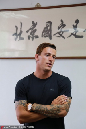 国安闪电签瑞典前锋 埃尔顿:队史最帅?我很意