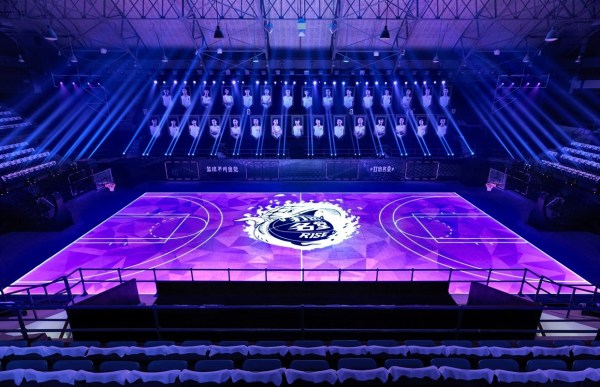 耐克打造全球首座led地板球馆—黑曼巴球场.