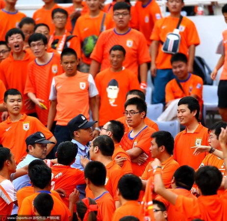 鲁能不接电话激怒足协 鲁能:用人朝前不用人朝