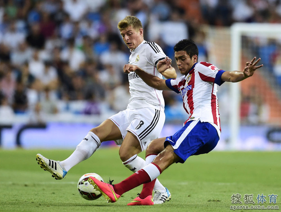 高清图:马竞众将相拥狂欢 C罗再现标志性庆祝