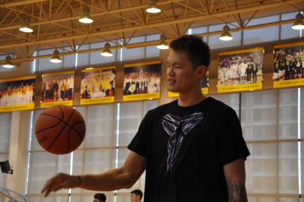 ESPN模拟选秀穆迪埃第三 美记:他能碾压CBA