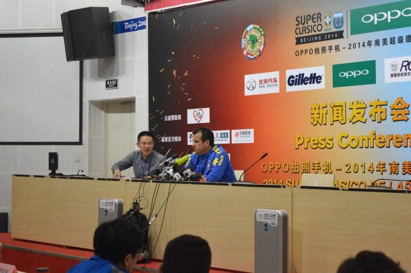 巴西阿根廷轻视中国媒体惹不满 保安怒吼赶阿