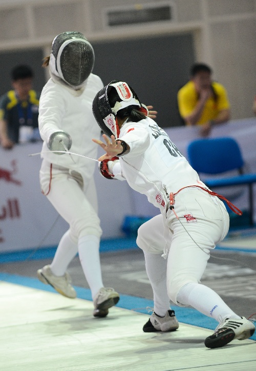 图文:现代五项世界杯成都站 梁婉霞击剑比赛