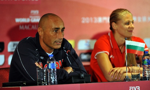 图文:女排大奖赛澳门站发布会 保加利亚主教练
