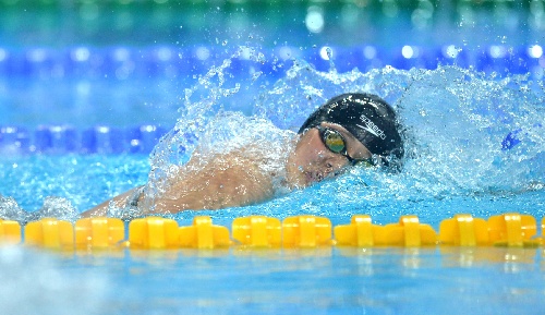 图文:女子800米自由泳决赛 张雨涵奋力拼搏