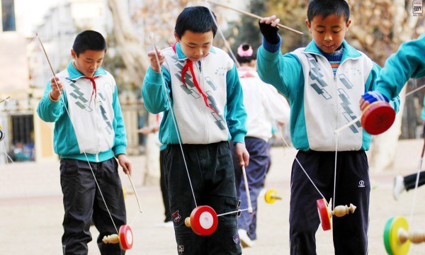 小学体育课加 男子汉 训练 校长:男孩太娇弱