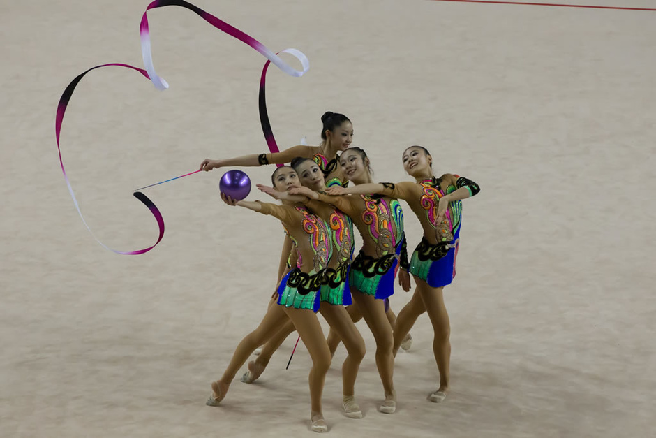 高清:艺术体操世界杯中国夺冠 长腿魅影如精灵