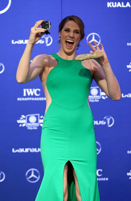 高清:富兰克林获最佳女运动员奖 绿色长裙美丽