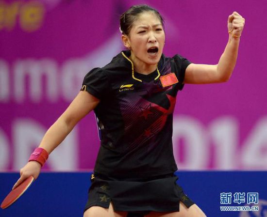 当日,在2014仁川亚运会乒乓球女子单打决赛中,中国选手刘诗雯以4比0