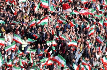 伊朗足球队击败日本后引发踩踏事故数十人死伤