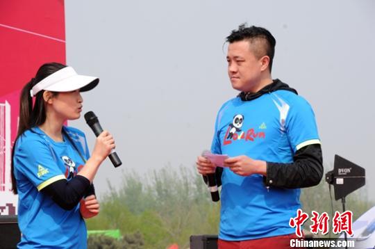 cctv5爱跑团成员魏晓楠,刘星宇以及奥运冠军罗雪娟,张湘