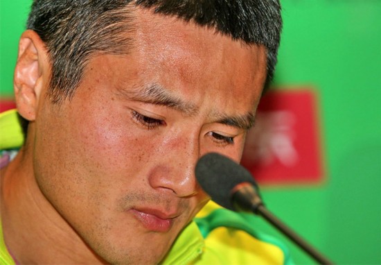 高清邵佳一退役发布会召开情到深处泪洒会场