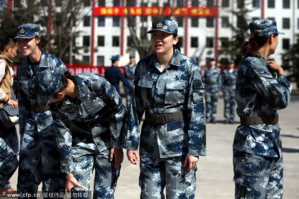 首页 综合 热点聚焦2014年4月3日,中国女排集结于空军训练基地进行