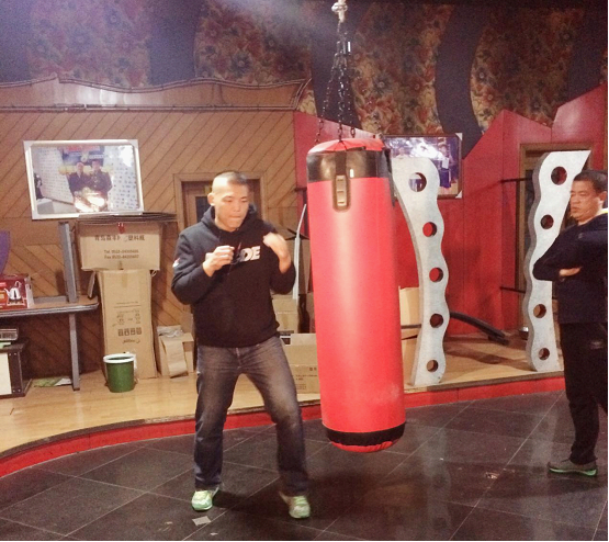 搏击冠军刘文擘返青 备战锐力搏冠军赛