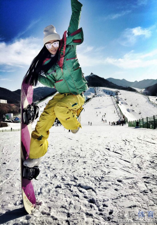 女孩滑雪图片高清图片